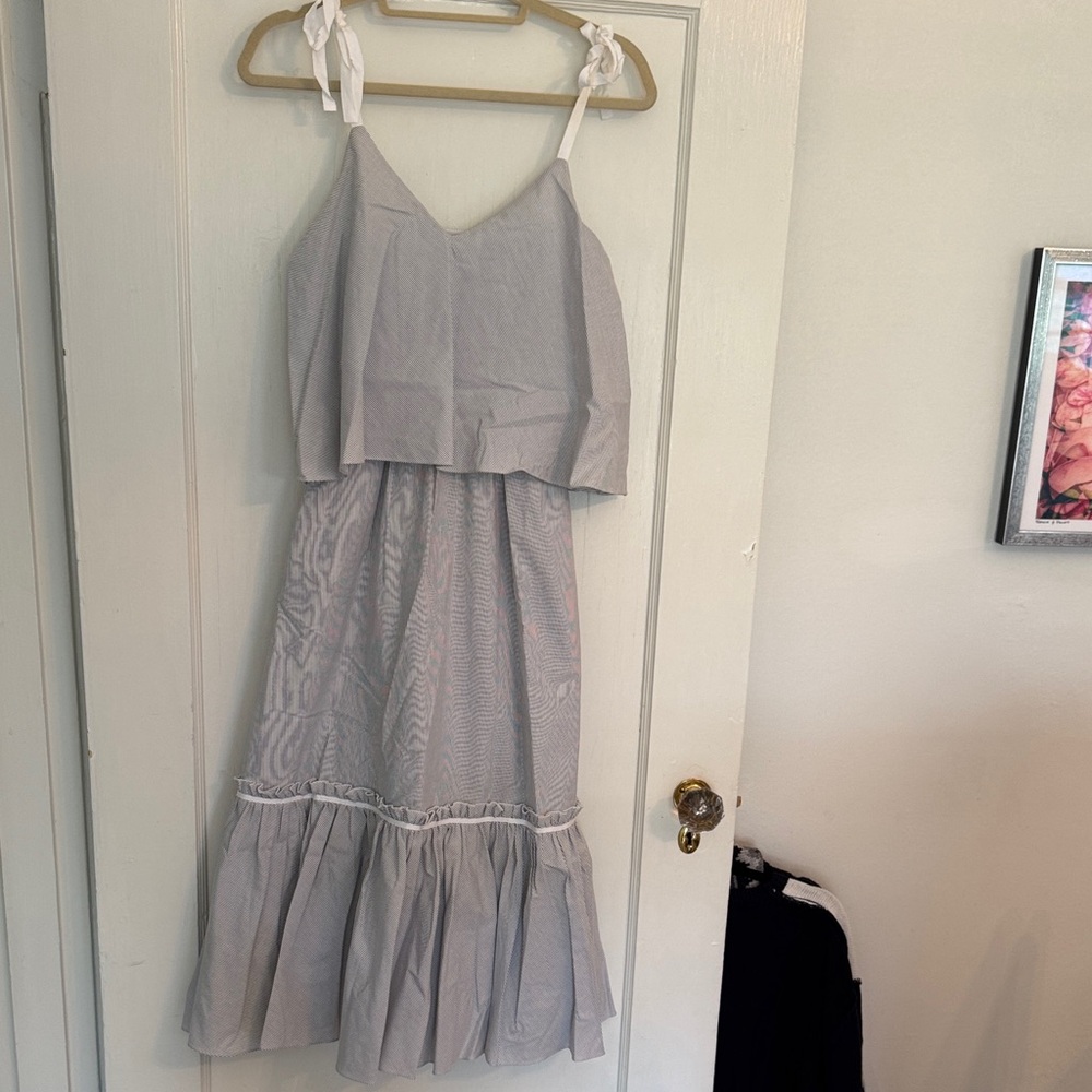 Elegant Gray Midi Dress